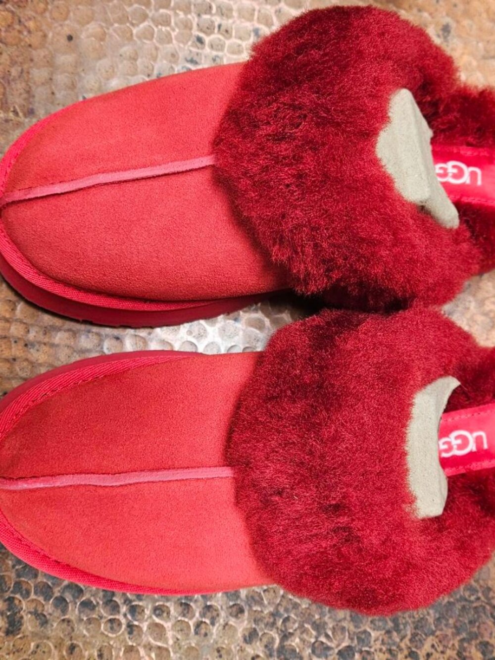 UGG Disquette Slippers Women’s Size 6 Genuine Shearling – Samba Red